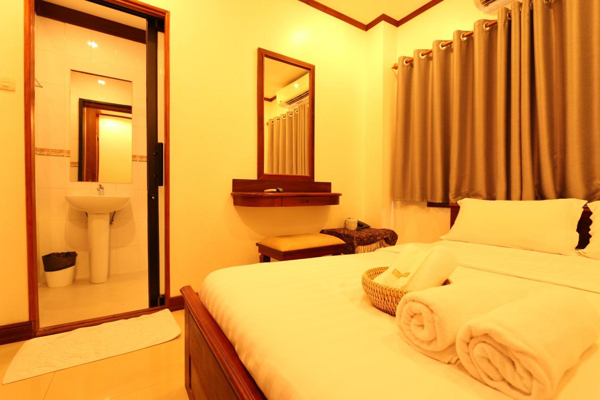 Lao Silk Hotel Ban Nongdouang Esterno foto