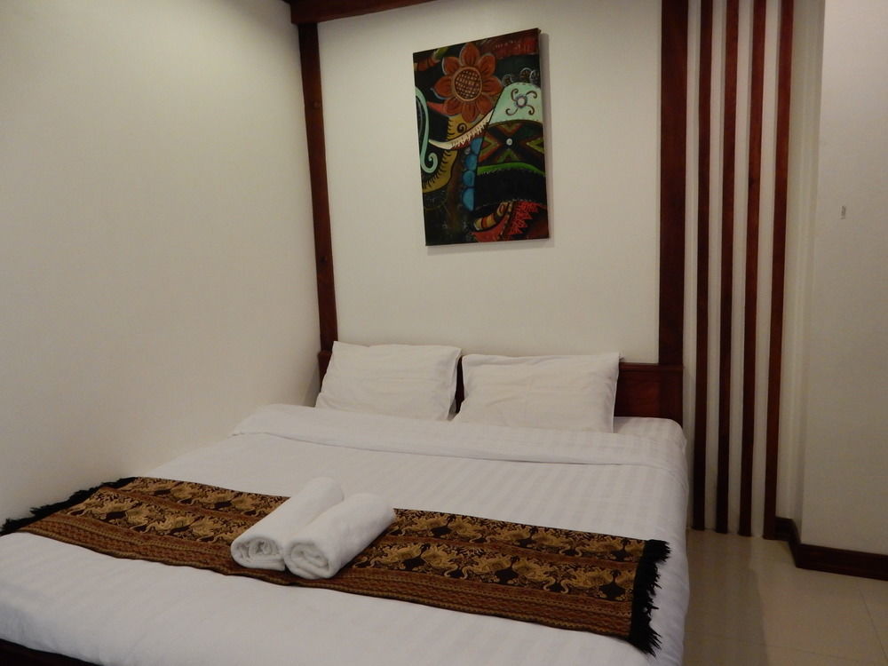Lao Silk Hotel Ban Nongdouang Esterno foto