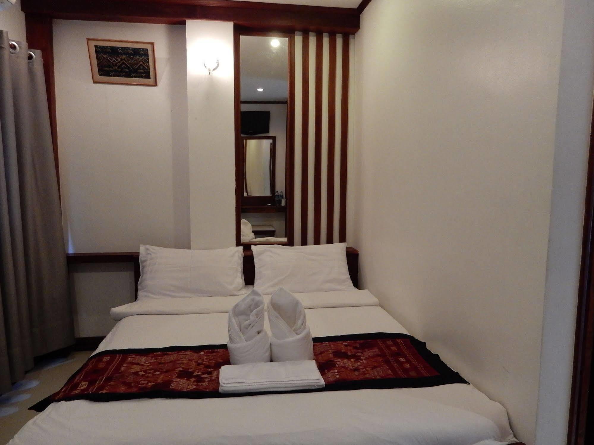 Lao Silk Hotel Ban Nongdouang Esterno foto
