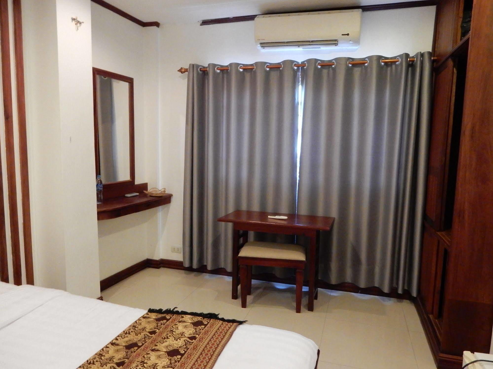 Lao Silk Hotel Ban Nongdouang Esterno foto